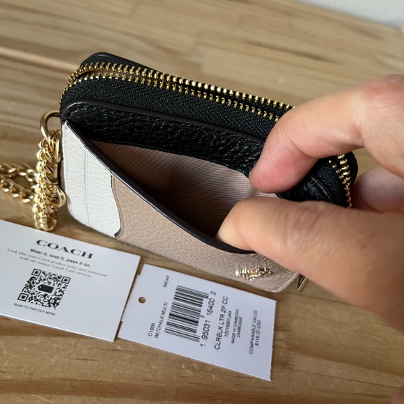 Coach Card Case🎈🎈 - Picture 6 of 8